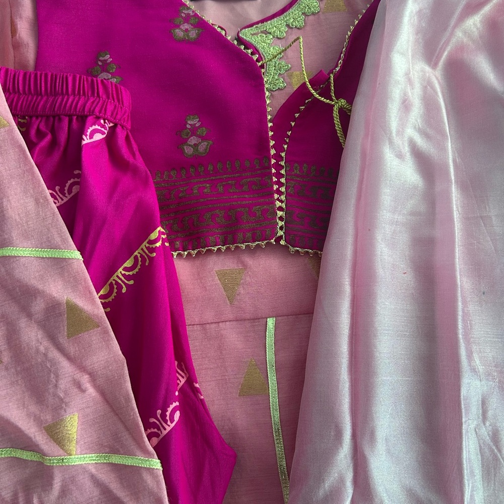 Vibrant Pink and Gold Embroidered Top - Picture 6 of 6